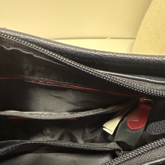 Tommy Hilfiger Navy Blue Monogram Crossbody Bag 45” Total Strap Length - Picture 5 of 16